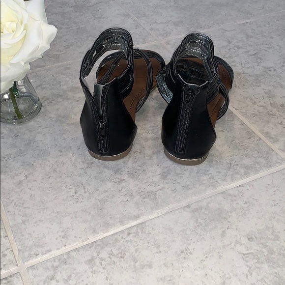 🌻Like New Summer Sandals🌻 - Picture 2 of 3